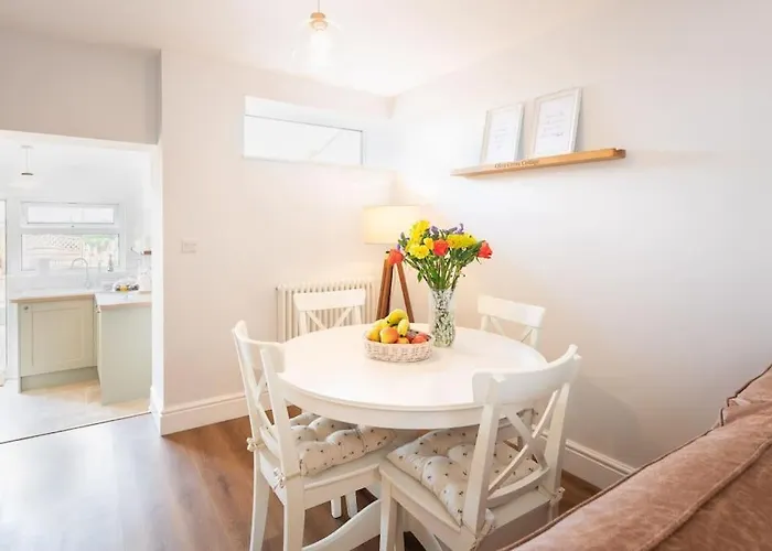 *Brand New* Olive Grove Cottage